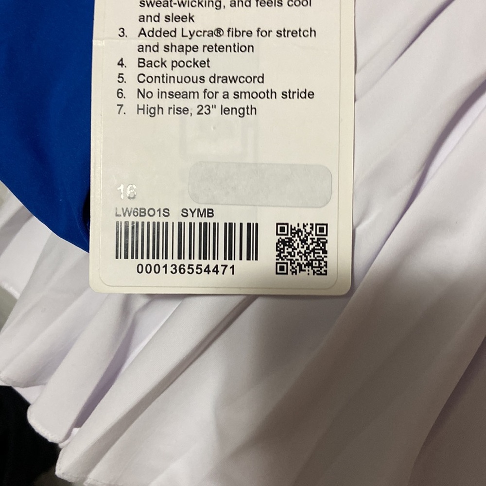 NWT Lululemon base pace hr crop - Picture 10 of 10